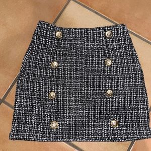 Black and White Woven Knit Pencil Skirt with Gold Buttons